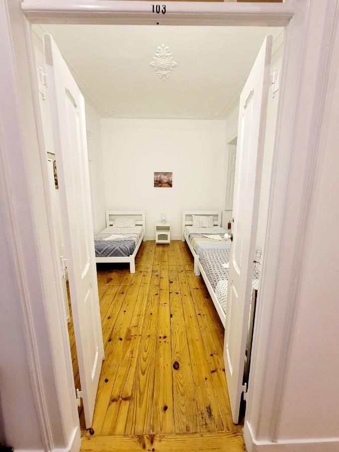 Lisbon Gambori Hostel Buitenkant foto